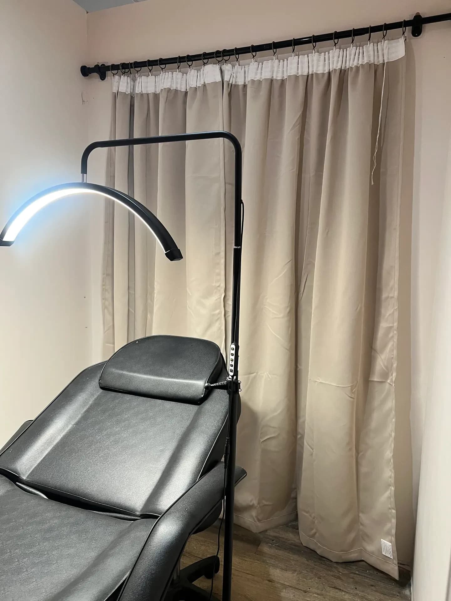 Treatment room in Nottingham – photo 2