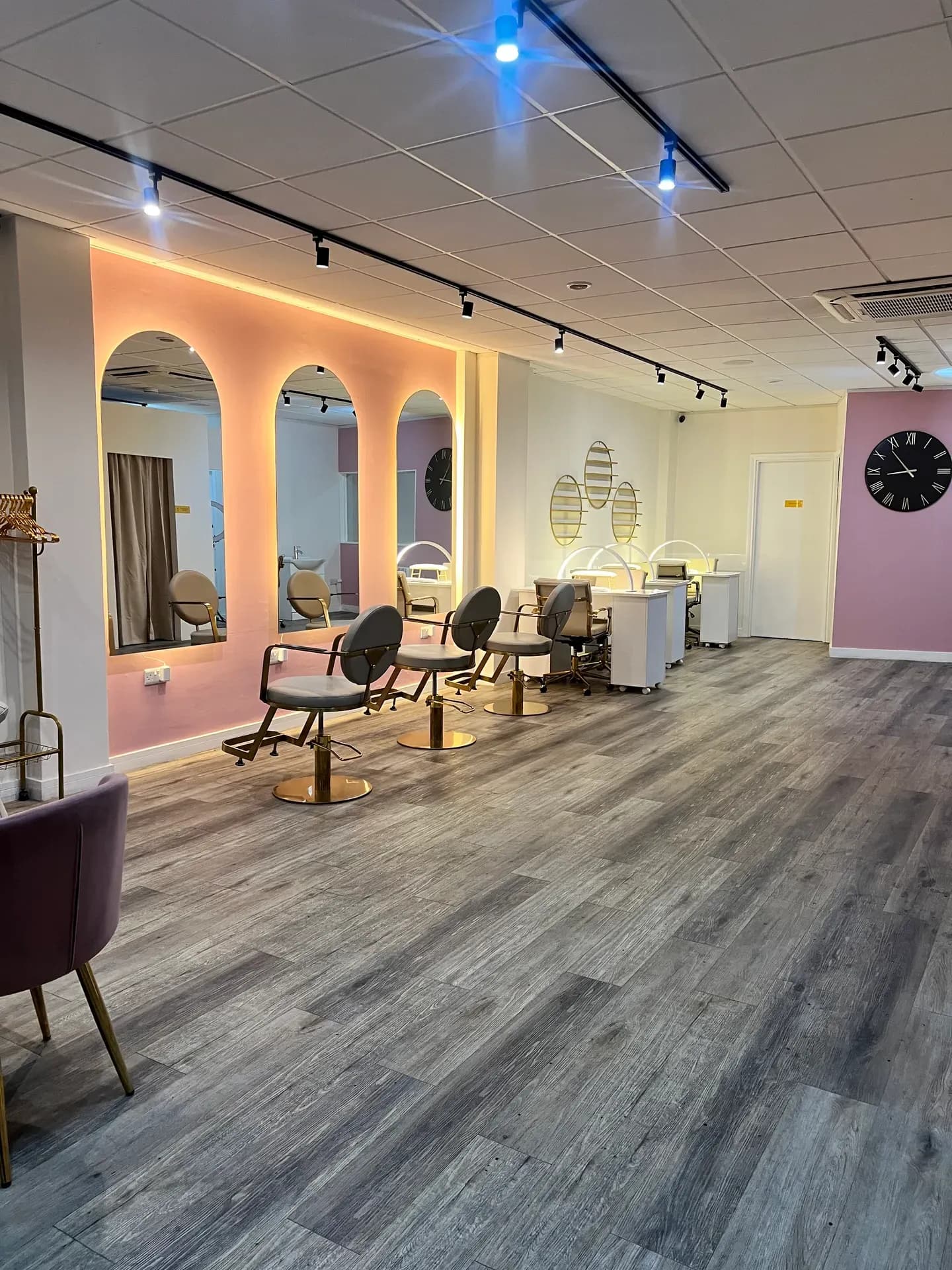 Nail station in Nottingham – photo 4