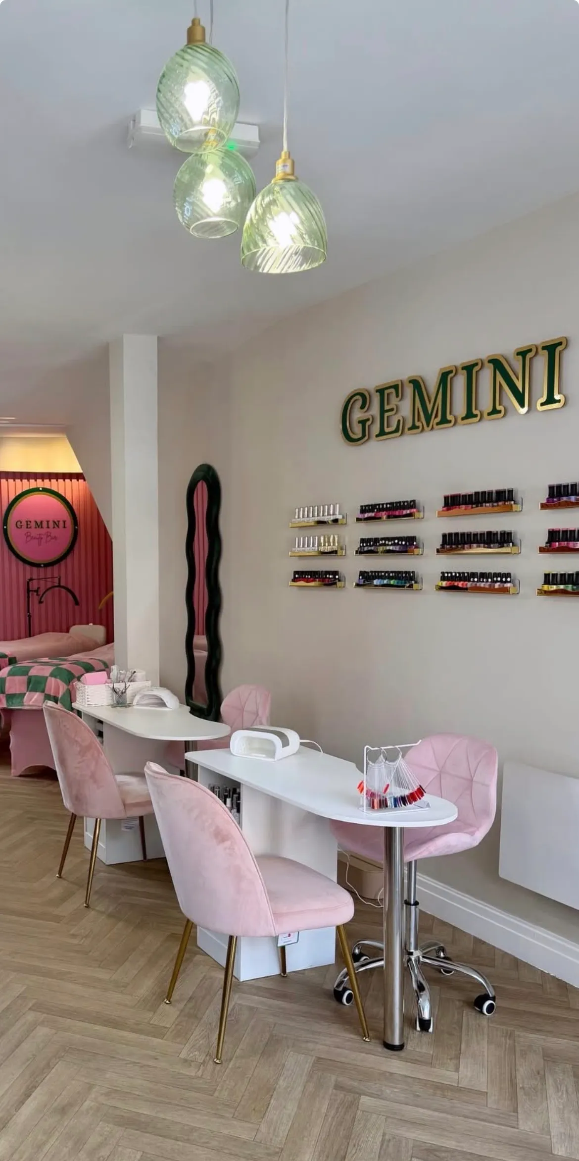Nail station in Crosby (Sefton) – photo 2