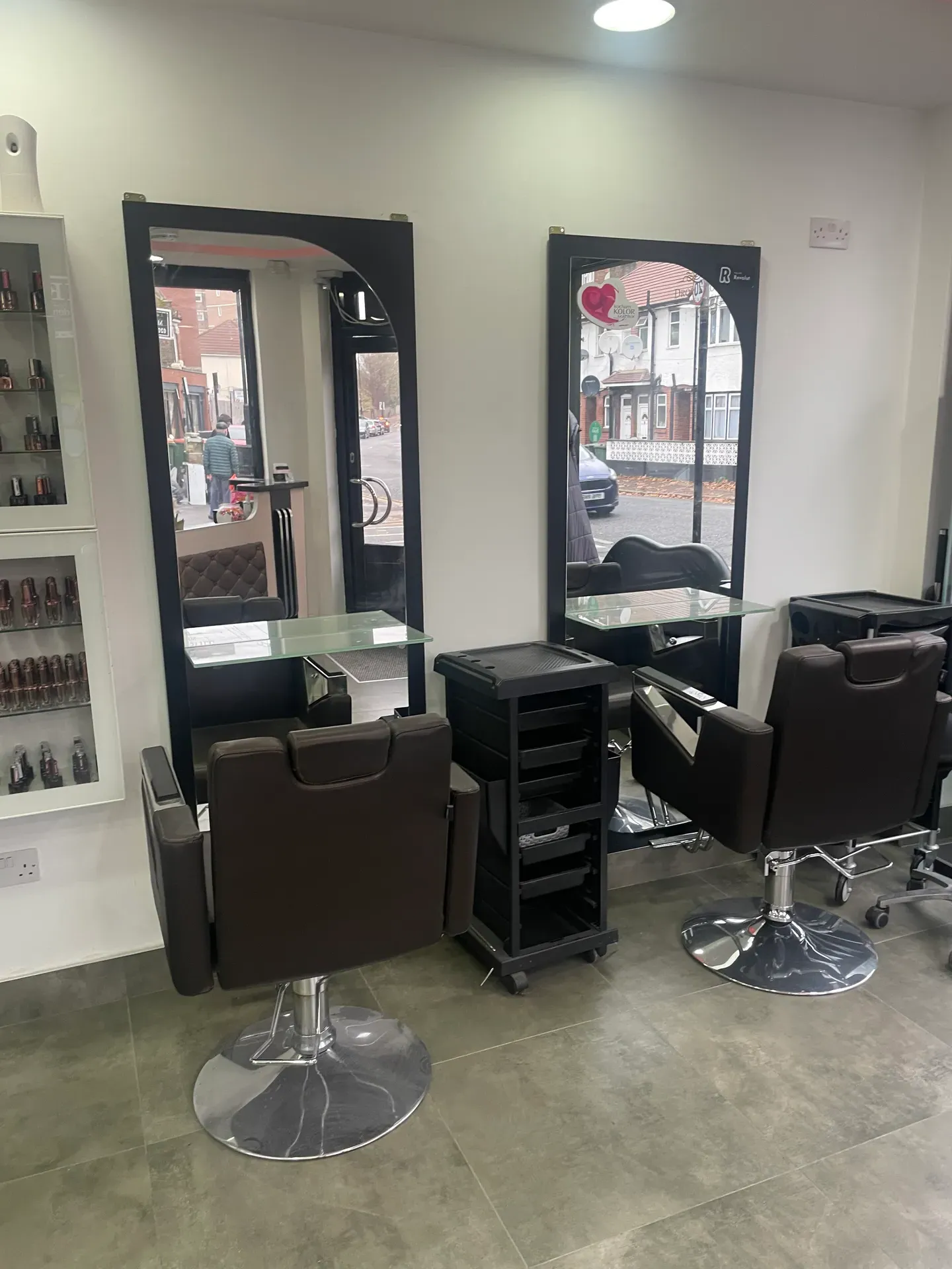 Styling chair in Newham – photo 4