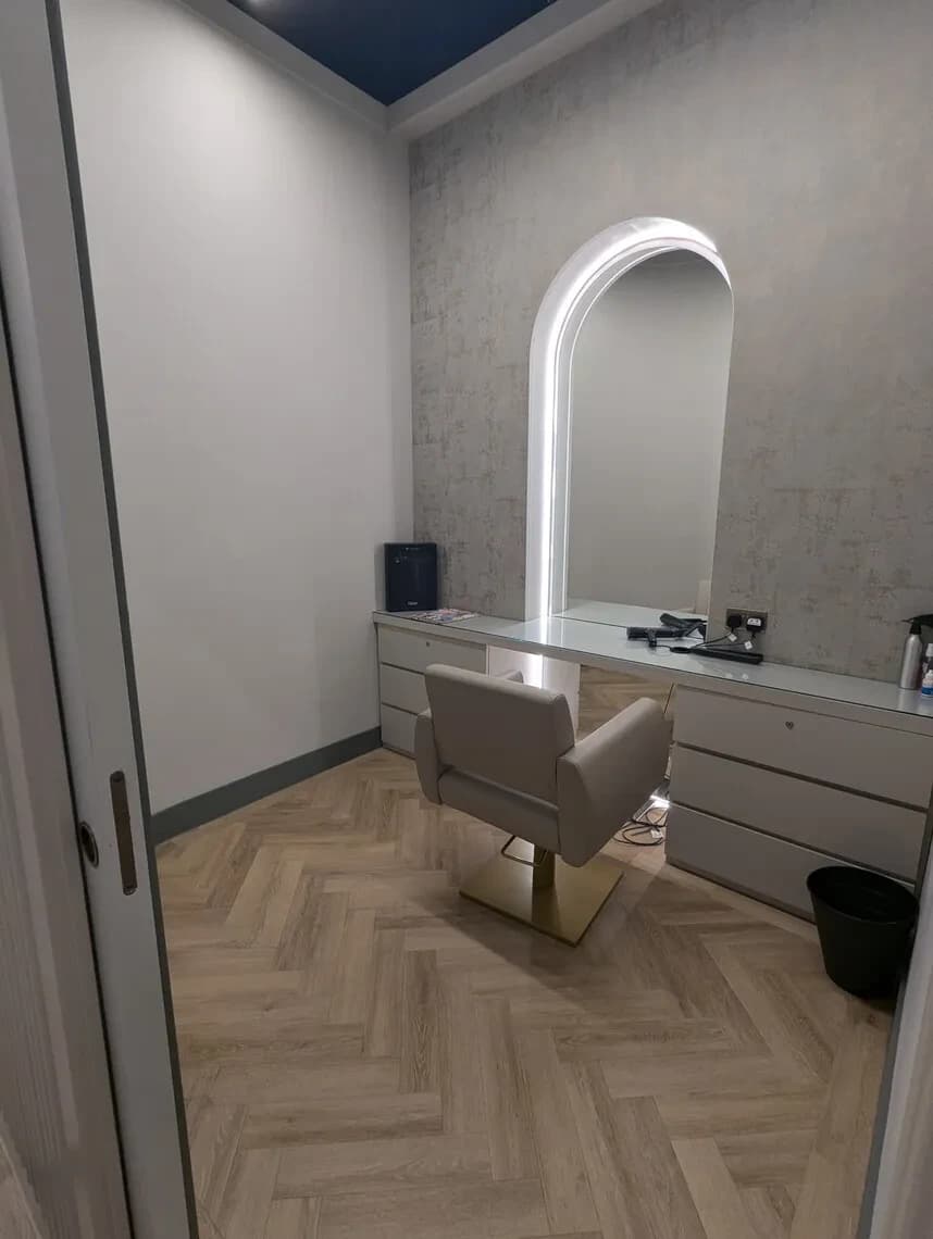 Styling chair in Stockton-on-Tees – photo 2