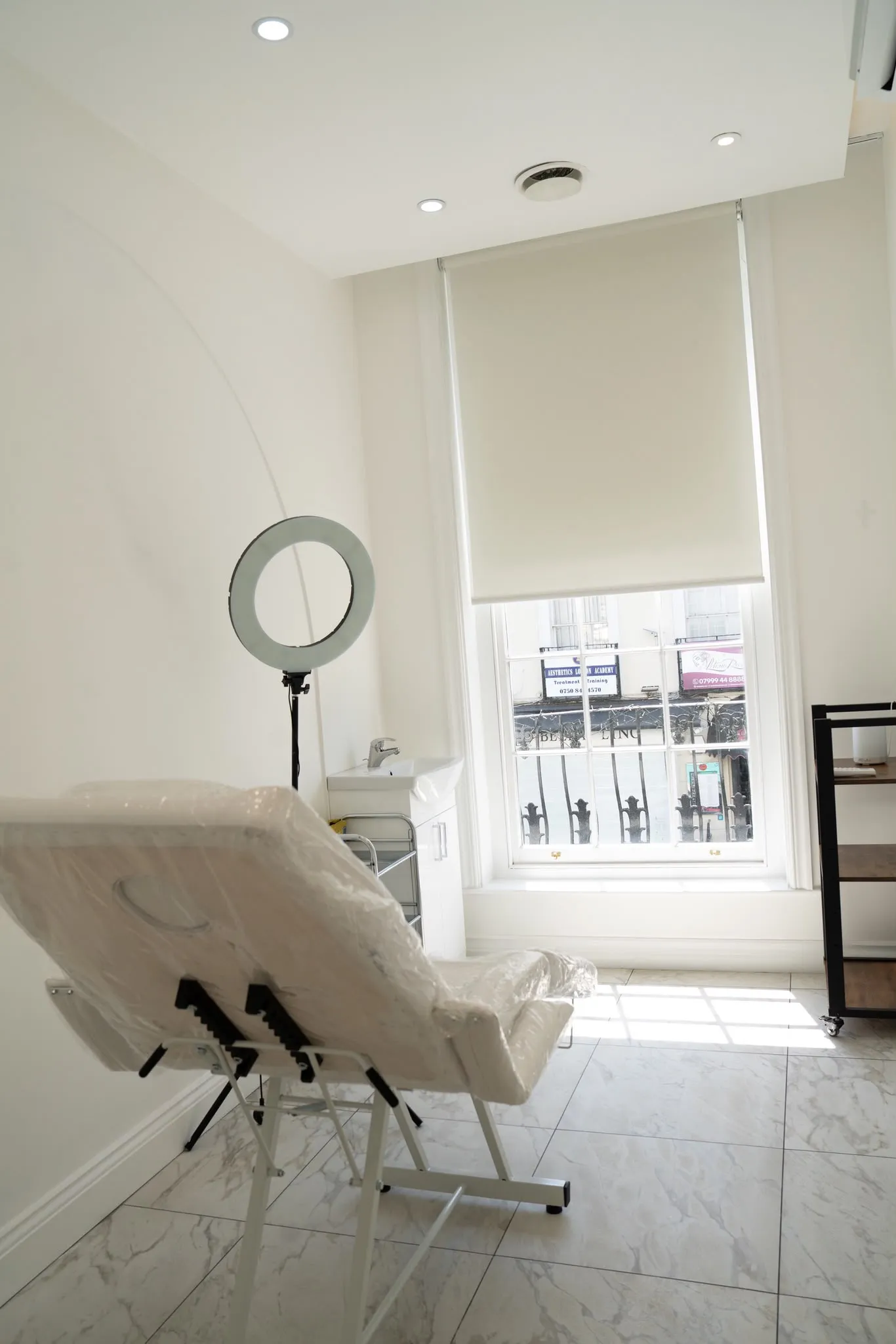 Treatment room in Kensington and Chelsea – photo 3